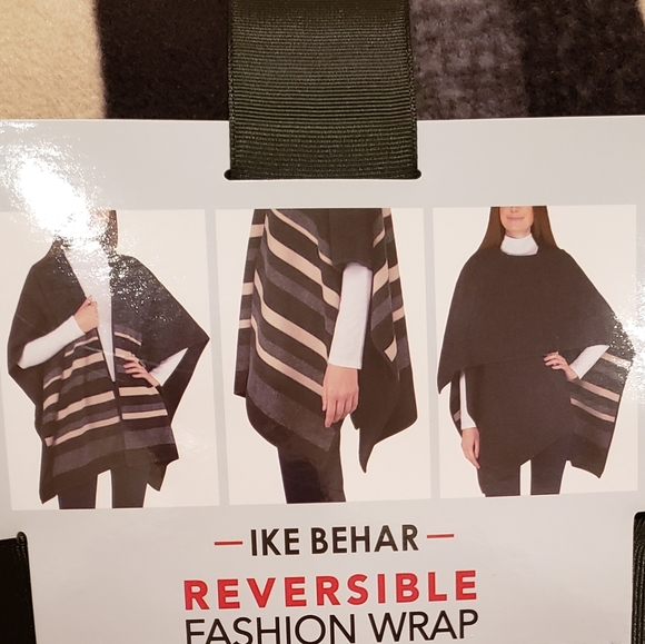 Reversible Fashion Wrap, One Size - Picture 4 of 4